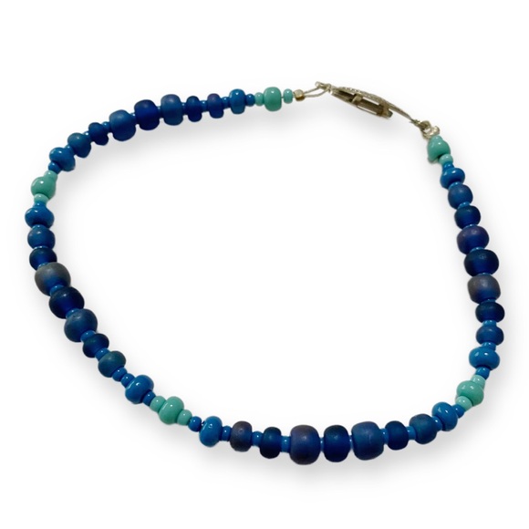 Handmade Blue and Turquoise Glass Seed Bead Boho Artisan Beaded Bracelet - Picture 2 of 3